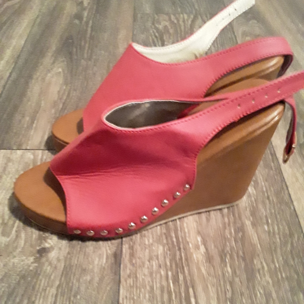 Sandles - Picture 2 of 2
